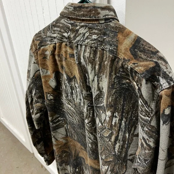 Men’s Medium Cabela’s Button Down Hunting Shirt - Picture 7 of 8